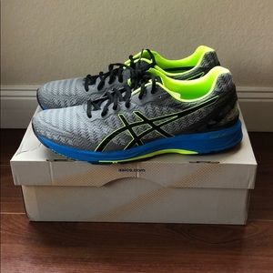 WITH TAG! ASICS Gel DS Trainer 22- never used